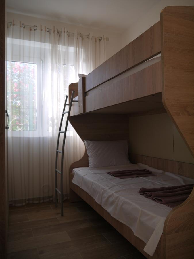 Crystalsky Apartment Добра вода Екстериор снимка