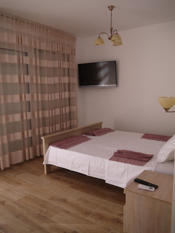 Crystalsky Apartment Добра вода Екстериор снимка