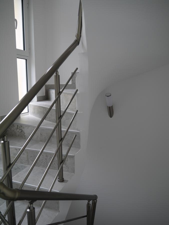 Crystalsky Apartment Добра вода Екстериор снимка