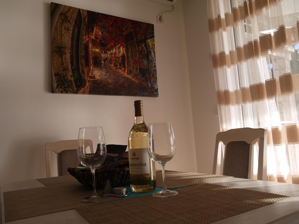 Crystalsky Apartment Добра вода Екстериор снимка