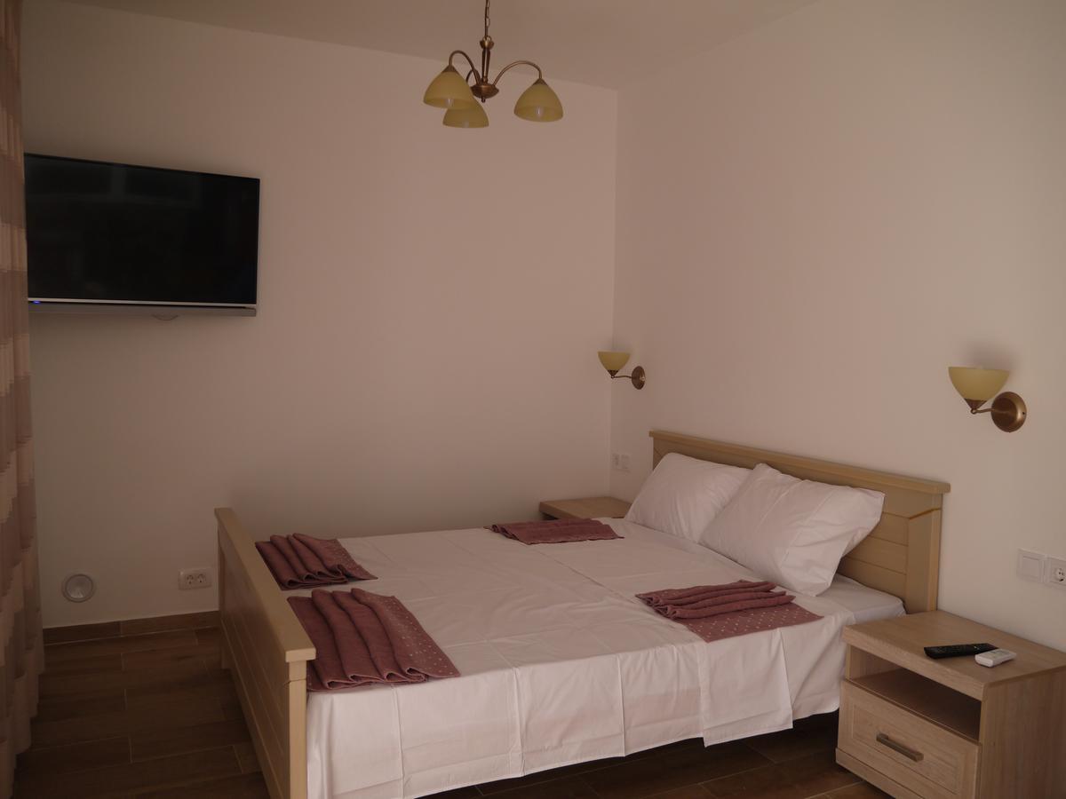 Crystalsky Apartment Добра вода Екстериор снимка