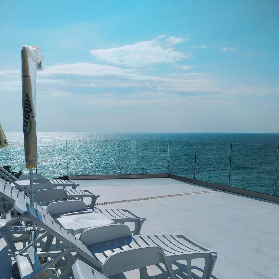 Crystalsky Apartment Добра вода Екстериор снимка